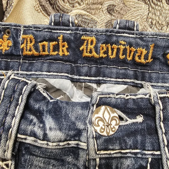 Rock Revival Blue Distressed Embroidered Jeans . Inseam Is 30 - Picture 3 of 7